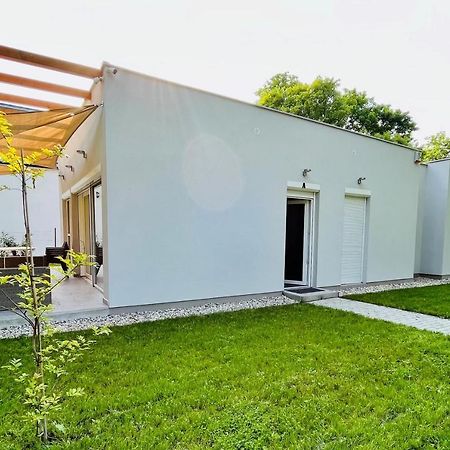 Aranygesztenye Apartmanhaz Balatonudvari Exterior photo