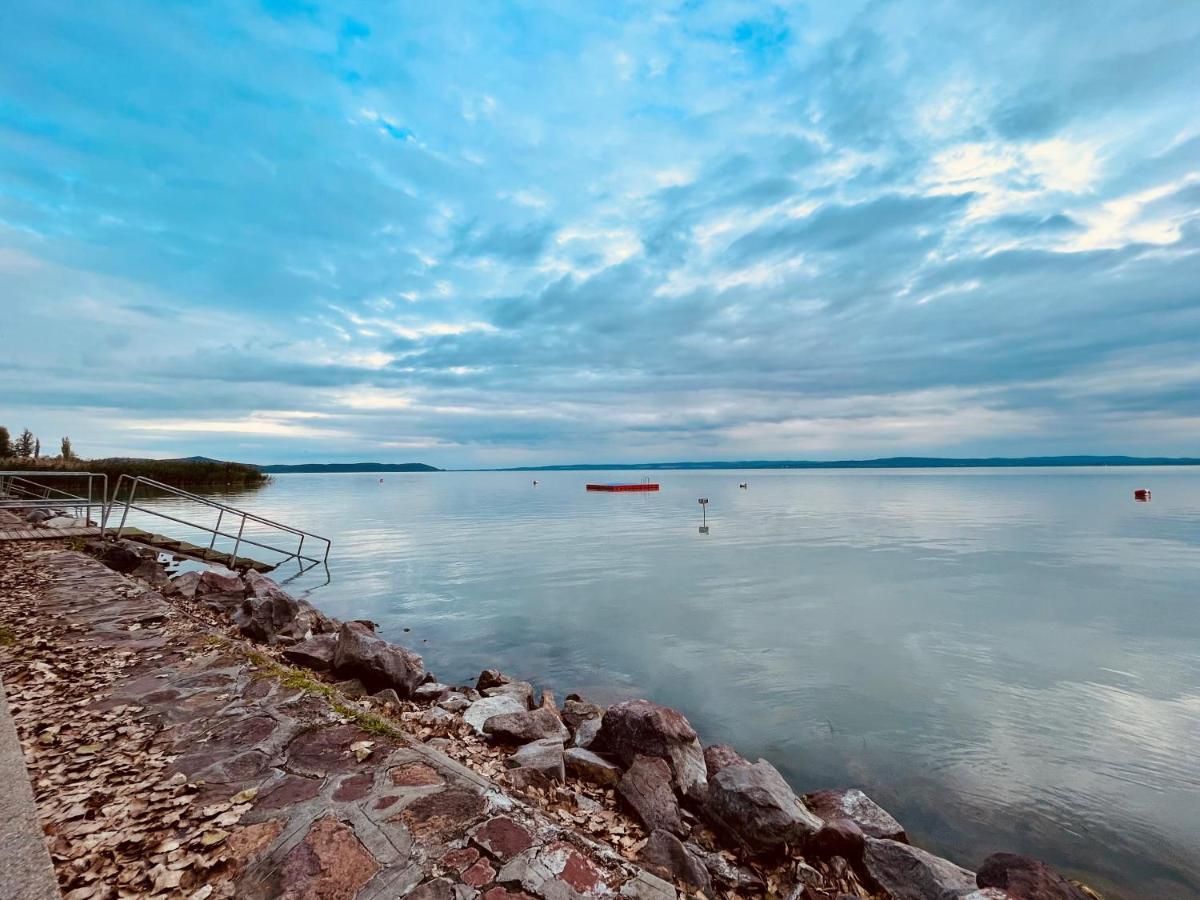 Aranygesztenye Apartmanhaz Balatonudvari Exterior photo