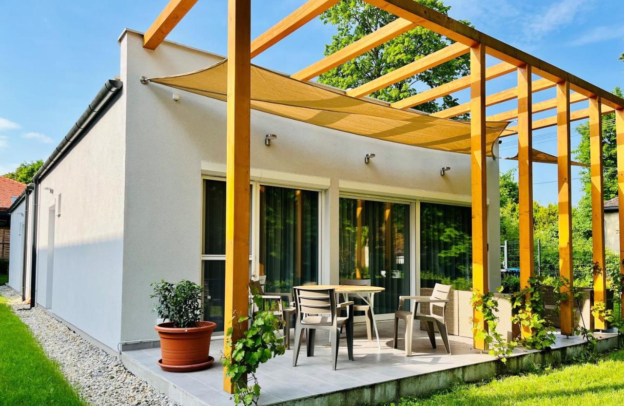 Aranygesztenye Apartmanhaz Balatonudvari Exterior photo